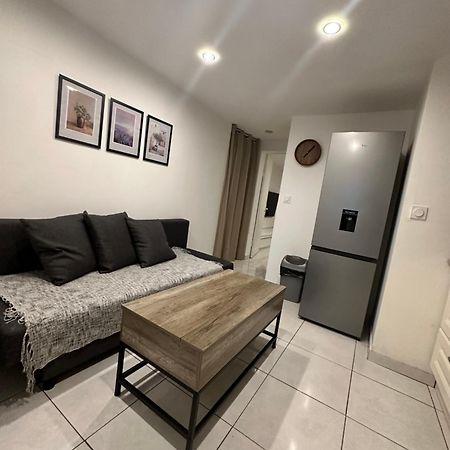 Jolie appartement Nice proche mer et aéroport Une chambre plus salon avec cuisine Exterior foto
