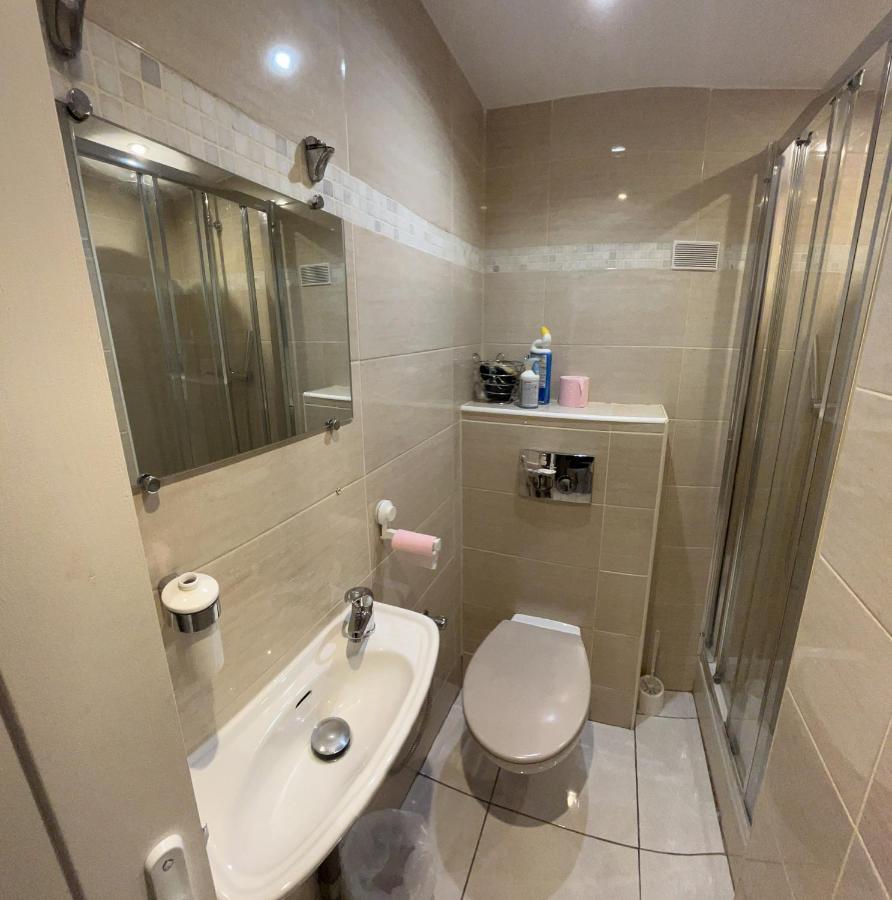 Jolie appartement Nice proche mer et aéroport Une chambre plus salon avec cuisine Exterior foto